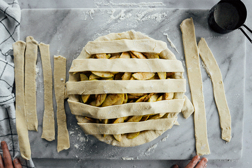 How to Make a Lattice-Pie-Crust-Animated-min