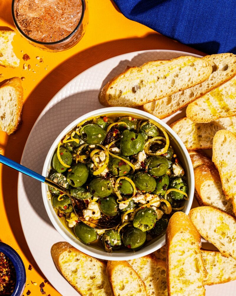 P12-A_MARINATED OLIVES AND FETA WITH CRUSTY BREAD