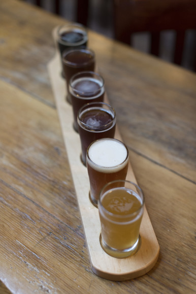 beer flight, Mudhook Brewery